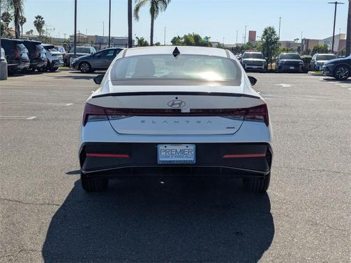 2025 Hyundai ELANTRA HEV SEL Sport