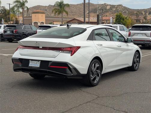 2025 Hyundai ELANTRA Limited