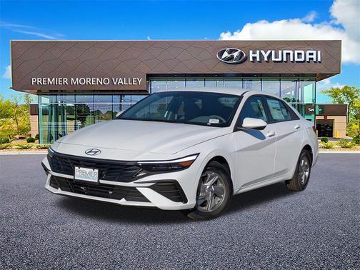 2025 Hyundai ELANTRA SE