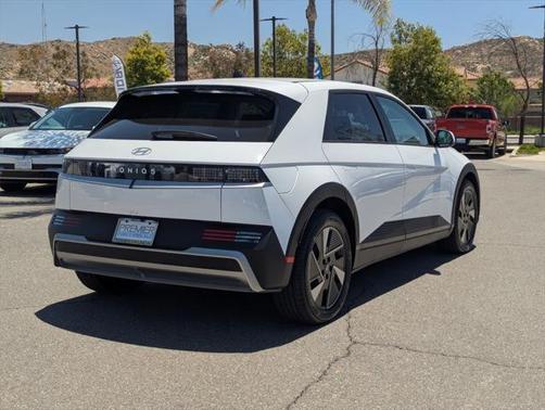 2025 Hyundai IONIQ 5 SE