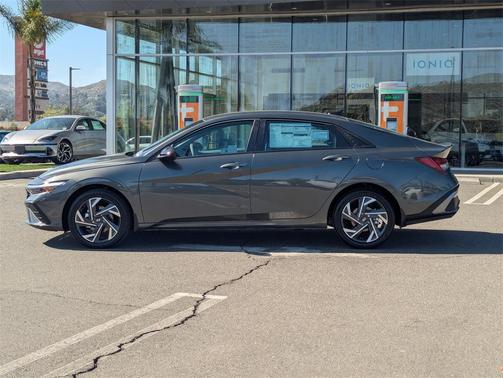 2025 Hyundai ELANTRA HEV SEL Sport