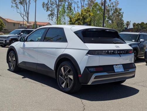 2025 Hyundai IONIQ 5 SE