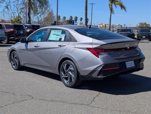 2025 Hyundai ELANTRA HEV SEL Sport