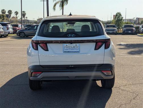2025 Hyundai TUCSON SE