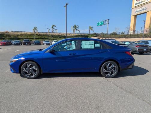 2025 Hyundai ELANTRA HEV SEL Sport
