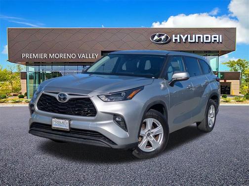 2022 Toyota Highlander LE
