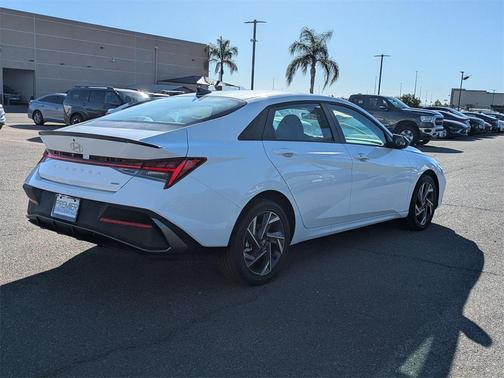 2025 Hyundai ELANTRA HEV SEL Sport