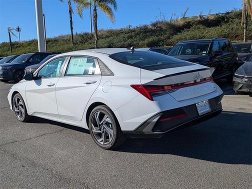 2025 Hyundai ELANTRA HEV SEL Sport