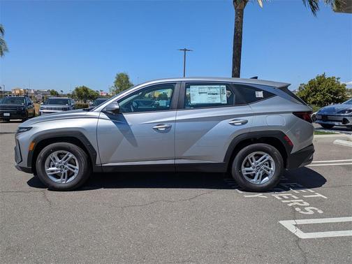 2025 Hyundai TUCSON SE