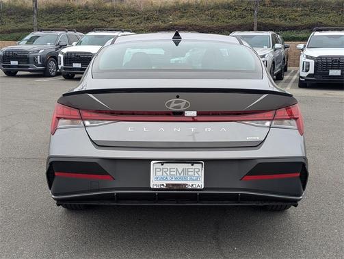 2025 Hyundai ELANTRA HEV SEL Sport