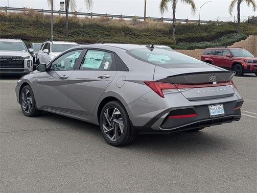 2025 Hyundai ELANTRA HEV SEL Sport