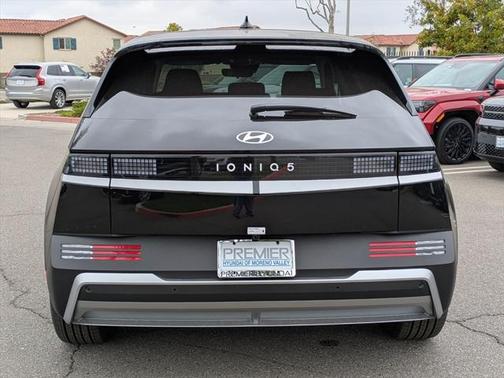 2025 Hyundai IONIQ 5 SE
