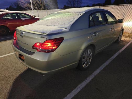 2008 Toyota Avalon XLS