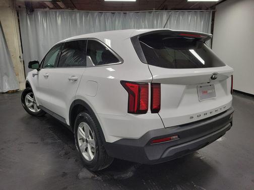 2021 Kia Sorento LX