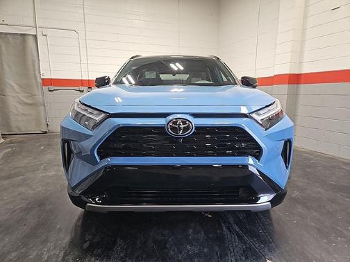 2025 Toyota RAV4 Hybrid SE