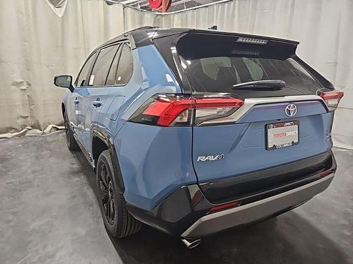 2025 Toyota RAV4 Hybrid SE