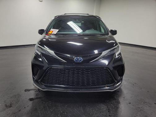 2023 Toyota Sienna XSE 7 Passenger