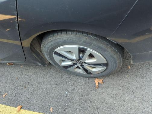 2016 Toyota Prius Three