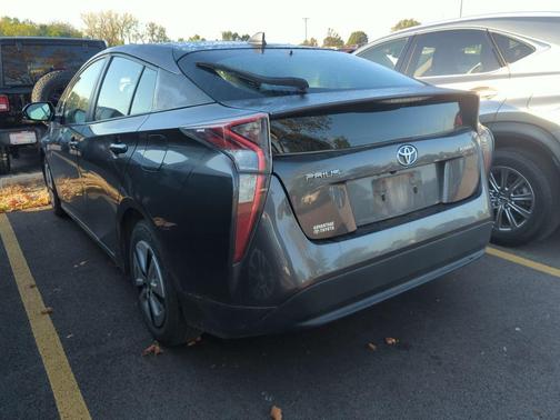 2016 Toyota Prius Three