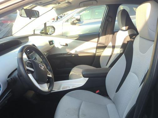 2016 Toyota Prius Three