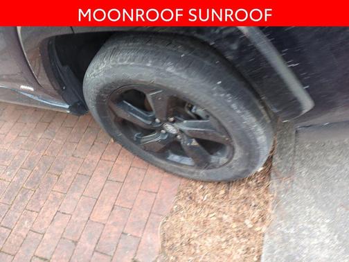 2020 Toyota RAV4 Hybrid SE