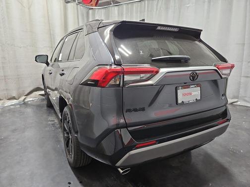 2025 Toyota RAV4 Hybrid SE