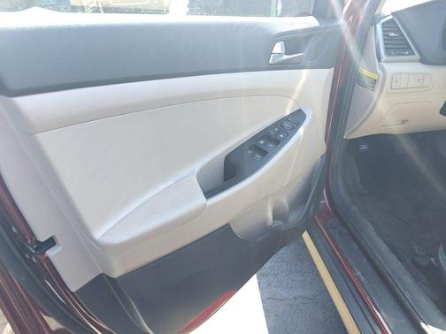 2018 Hyundai TUCSON SE