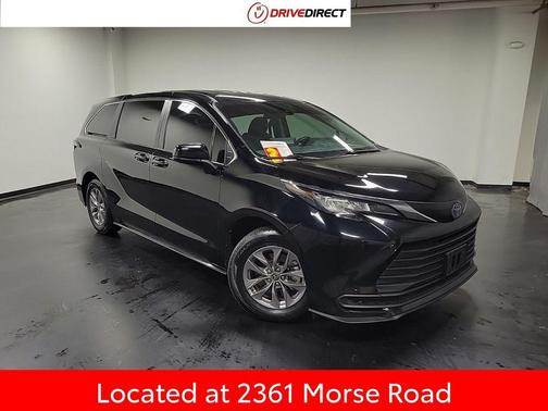 2023 Toyota Sienna LE