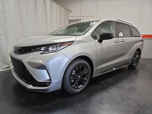 2025 Toyota Sienna XSE 7 Passenger
