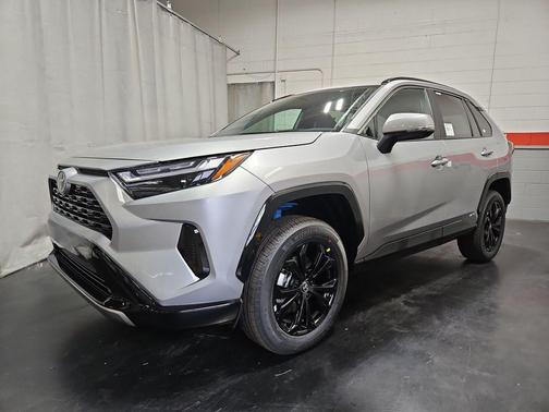 2025 Toyota RAV4 Hybrid SE