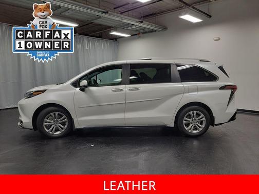 2024 Toyota Sienna Platinum