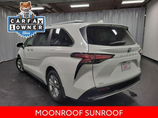 2024 Toyota Sienna Platinum