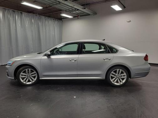 2017 Volkswagen Passat 1.8T SEL Premium