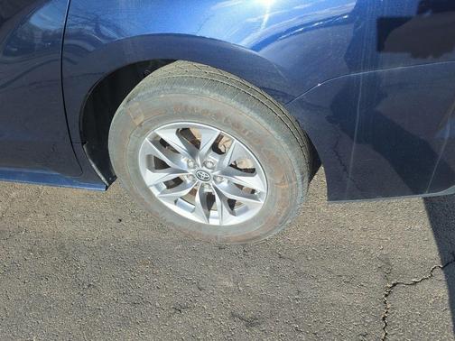 2023 Toyota Sienna LE