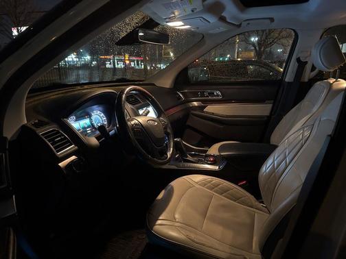 2017 Ford Explorer Platinum