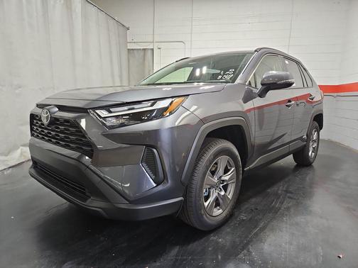 2025 Toyota RAV4 Hybrid XLE