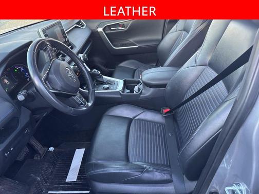 2020 Toyota RAV4 Hybrid SE