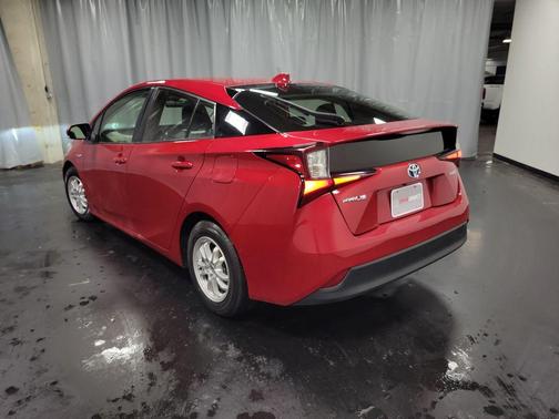2022 Toyota Prius LE