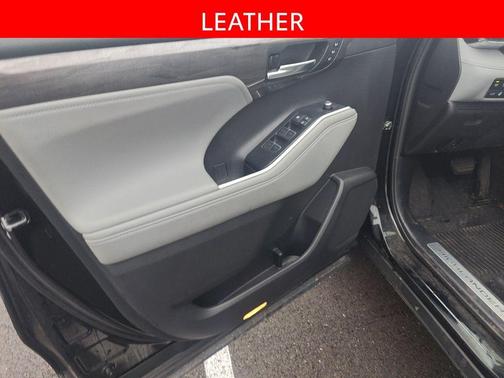 2022 Toyota Highlander Hybrid Limited