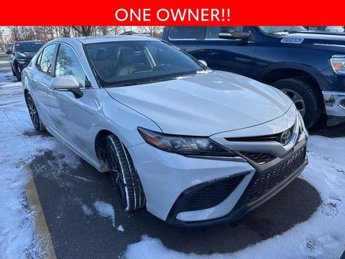 2022 Toyota Camry SE