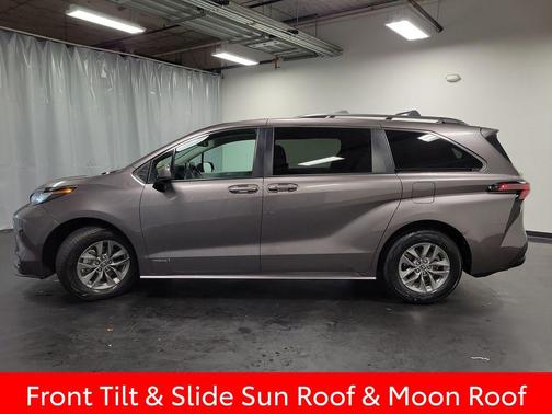 2021 Toyota Sienna LE