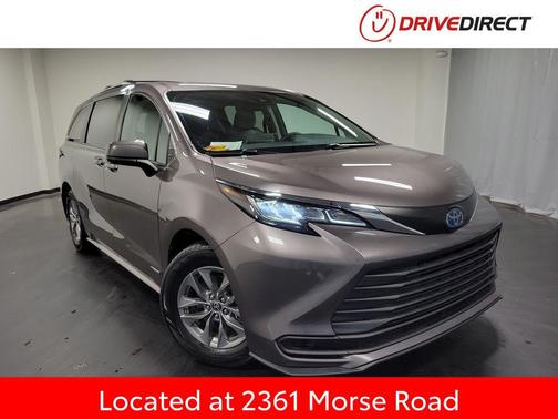 2021 Toyota Sienna LE
