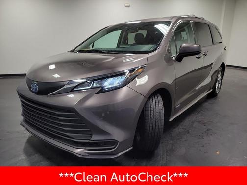 2021 Toyota Sienna LE