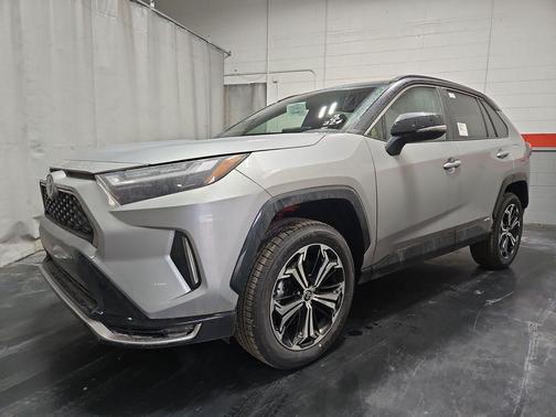 2025 Toyota RAV4 Hybrid SE