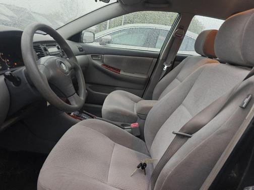 2005 Toyota Corolla LE