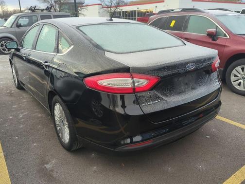 2016 Ford Fusion Hybrid SE