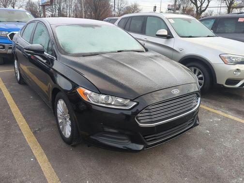 2016 Ford Fusion Hybrid SE