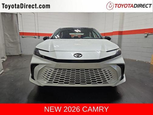 Wind Chill Pearl w/Midnight Black Metallic Roof 2026 Toyota Camry XSE
