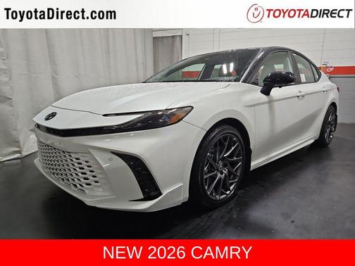 Wind Chill Pearl w/Midnight Black Metallic Roof 2026 Toyota Camry XSE