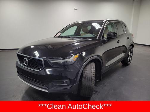 2019 Volvo XC40 T5 Momentum